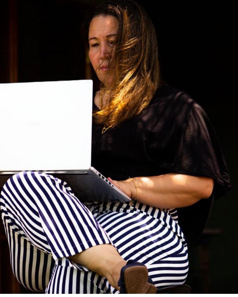 Superação, garra e persistência: Luciane cortava cana para sobreviver e hoje ajuda outras mulheres a vencerem também