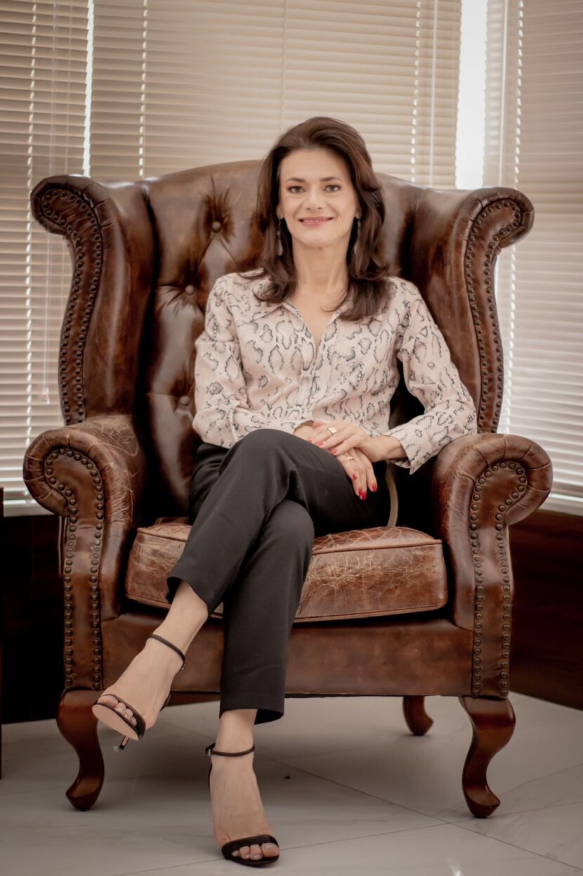 Em busca de realização, Nivea Jaques encontrou a Hipnoterapia. Hoje, ela ajuda outras pessoas a ressignificarem memórias e experiências de vida