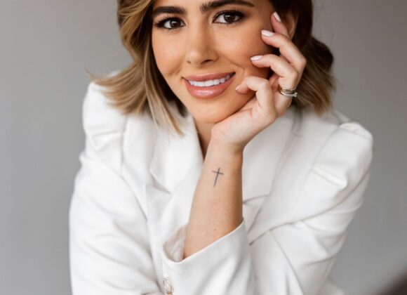 Aos 28 anos, Ana Carolina Moresco é CEO e ajuda médicos a se tornarem grandes empresários