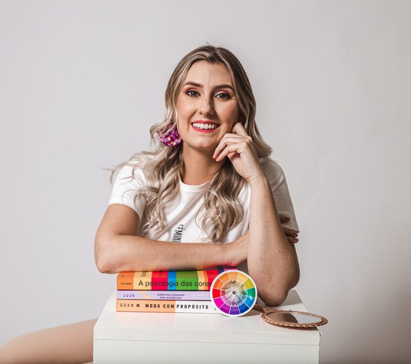 Érica Valiati ajuda outras mulheres a se vestirem com mais estilo e autoestima Érica Valiati ajuda outras mulheres a se vestirem com mais estilo e autoestima