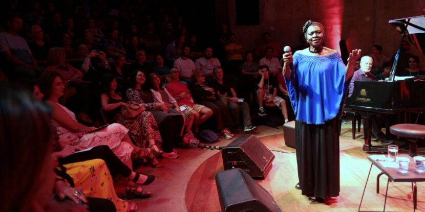 Teatro Paiol reabre programação musical com show ‘Pérolas Negras’ neste fim de semana Teatro Paiol reabre programação musical com show ‘Pérolas Negras’ neste fim de semana