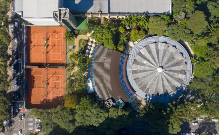 Suspeito de filmar meninas no vestiario do clube Curitibano é alvo de busca e apreensão pelo MP PR e pelo Nucria Suspeito de filmar meninas no vestiario do clube Curitibano é alvo de busca e apreensão pelo MP PR e pelo Nucria