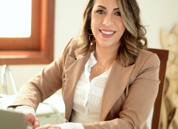 Após experiência de abuso moral no trabalho, Rosana Rabello ensina mulheres a empreenderem e conquistarem sua liberdade financeira