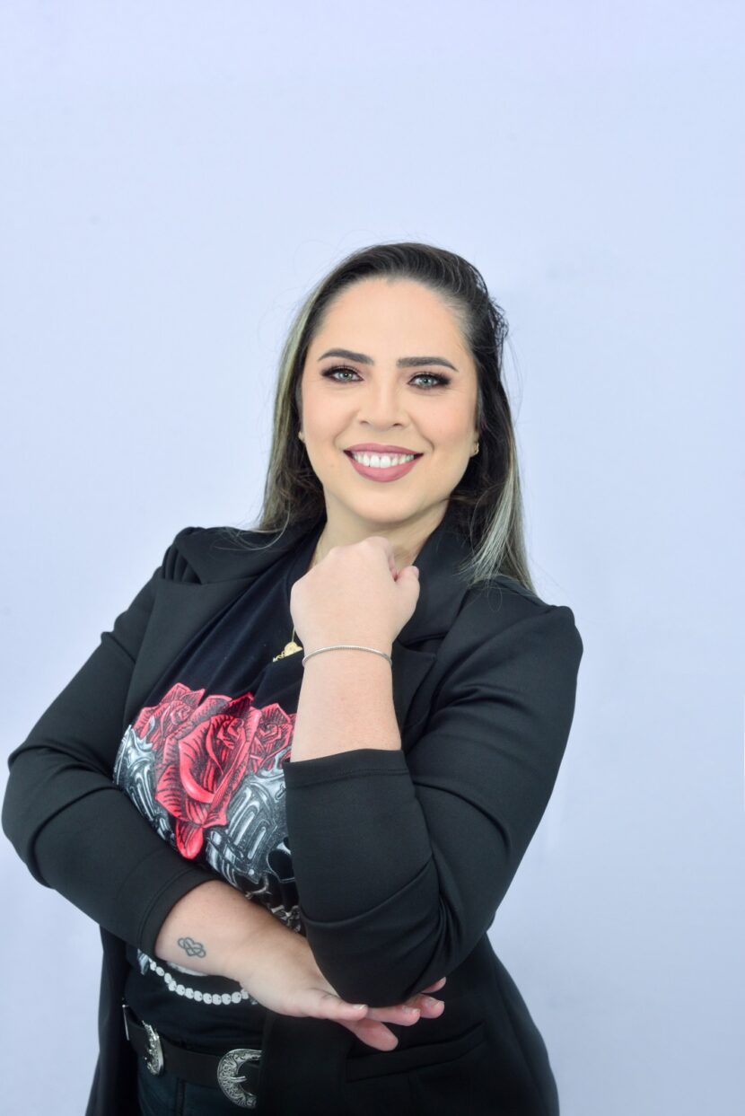 Psicóloga, Tatiana viveu vários recomeços na profissão por causa do amor por sua família Psicóloga, Tatiana viveu vários recomeços na profissão por causa do amor por sua família