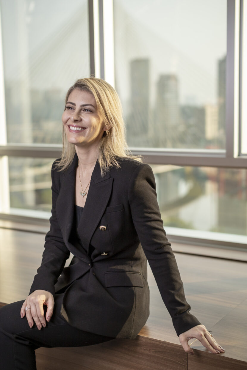 Jhenevieve Cruvinel tem como propósito gerar transformação por meio do equilíbrio entre corpo, alma e espírito Jenevieve Cruvinel tem como propósito gerar transformação por meio do equilíbrio entre corpo, alma e espírito