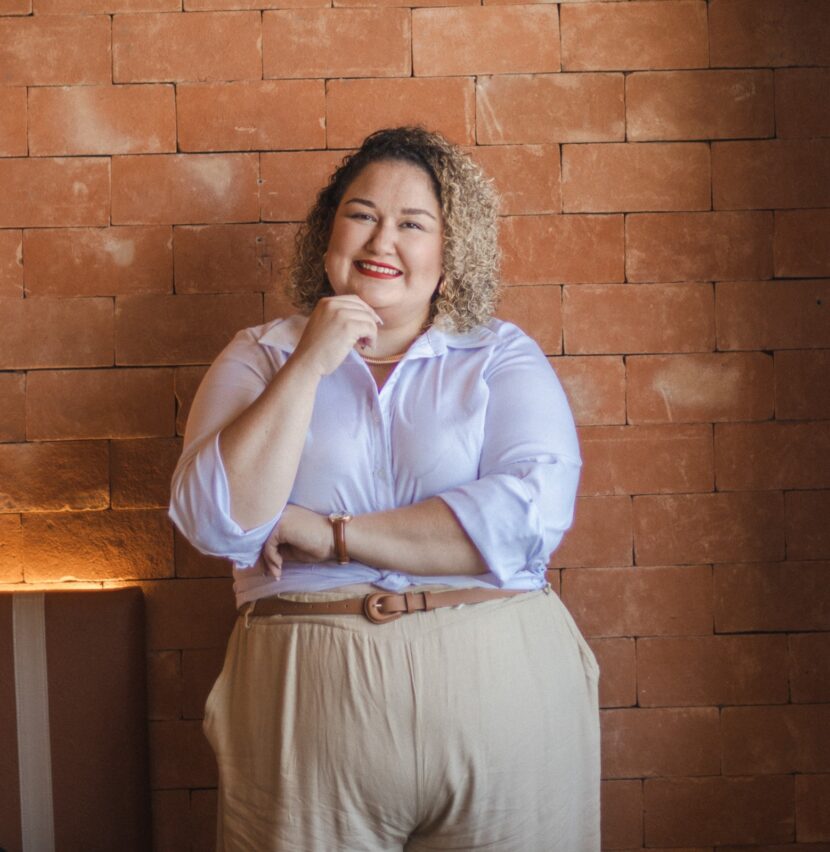 Fabiana viveu uma transição de carreira e hoje, como psicóloga, ajuda profissionais do Brasil todo que desejam fazer o mesmo Fabiana viveu uma transição de carreira e hoje, como psicóloga, ajuda profissionais do Brasil todo que desejam fazer o mesmo