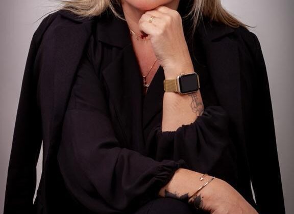 Simone Batista Vilares: Uma trajetória de sucesso no júri popular e mentoria no direito penal