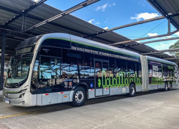 Curitiba inicia testes com ônibus elétricos da chinesa BYD
