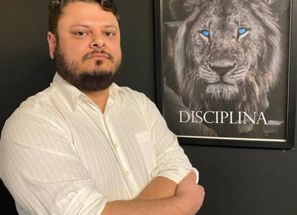 Comunicasor Shimon participa do Maite Brusman e Você e fala sobre a tecnologia e inovação no meio do rádio e televisão