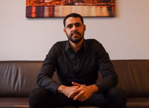 Sem fórmula mágica, empreendedor cria método pioneiro de marketing digital com base em narrativas Sem fórmula mágica, empreendedor cria método pioneiro de marketing digital com base em narrativas