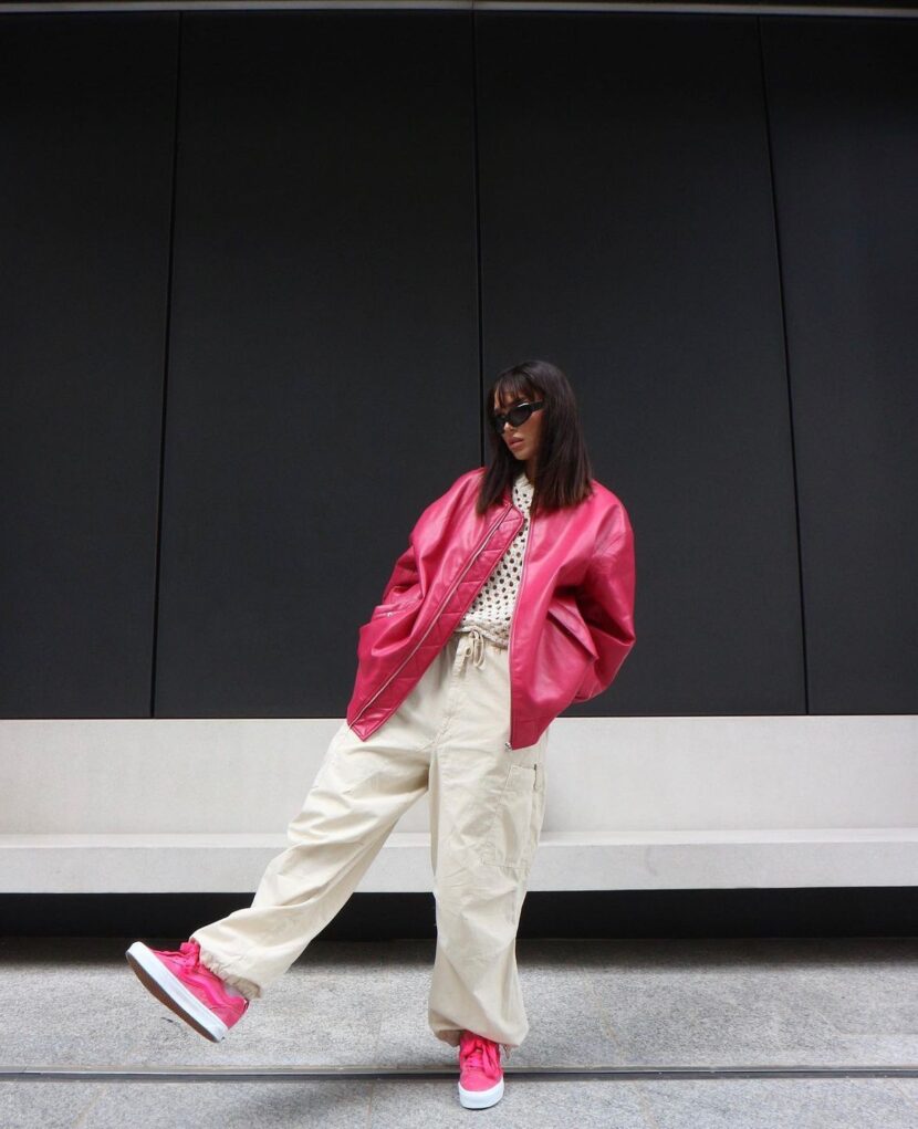 Formas de atualizar o moletom neste inverno: peça-chave nos looks da estação, o moletom é versátil e pode ir além do básico Como usar moletom neste inverno 2023