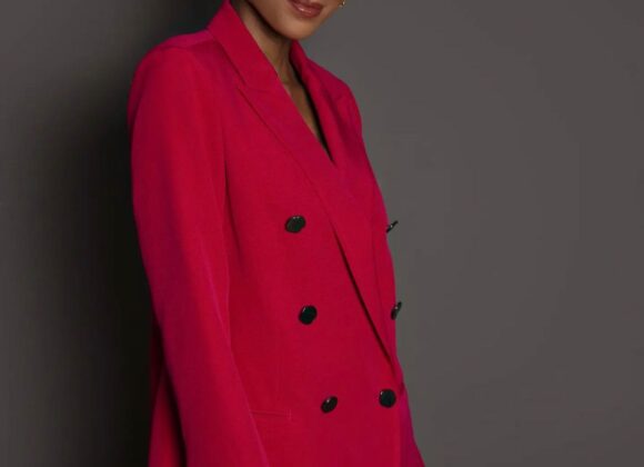 Leticia Costa busca apoio para disputar Miss Brasil