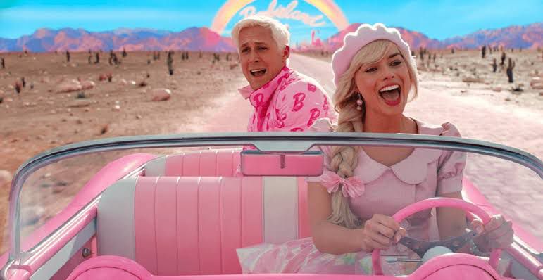 A tendência do filme da Barbie também está nas unhas com esmaltação cor-de-rosa e decorações do tema As técnicas de nail art estão em alta nos salões de todo o mundo