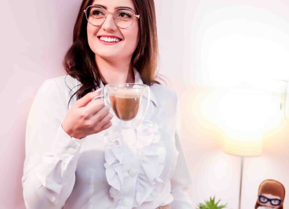 Conheça Bruna Ruthes, que teve seu início profissional marcado por separações e desafios