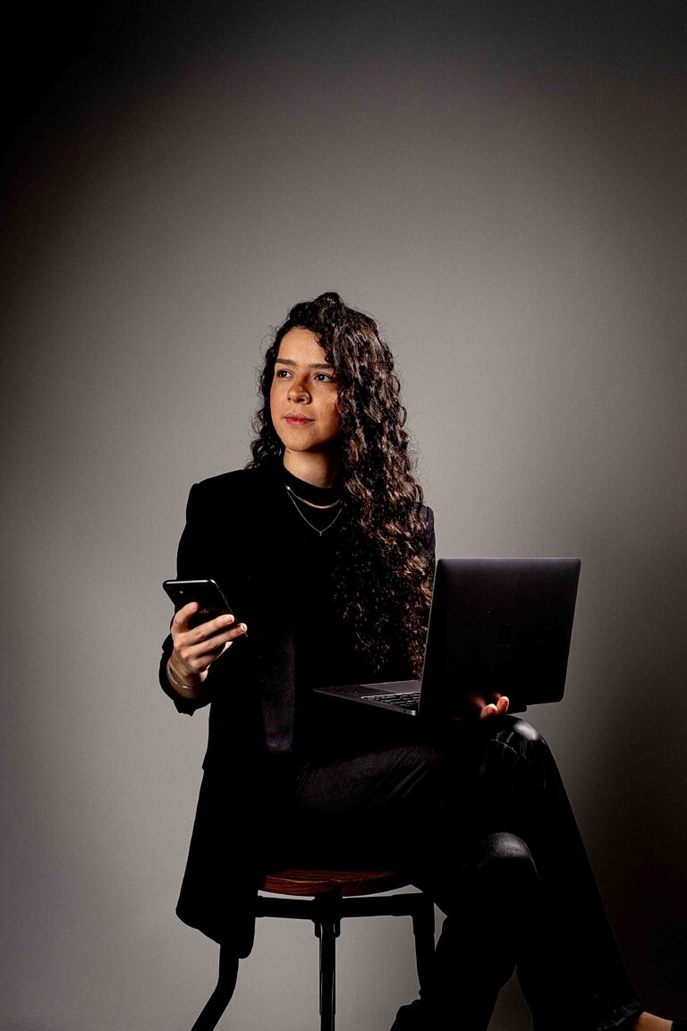 Conheça a trajetória de Geovanna Dias e sua missão de ajudar clínicas de estética a se destacarem no ambiente digital