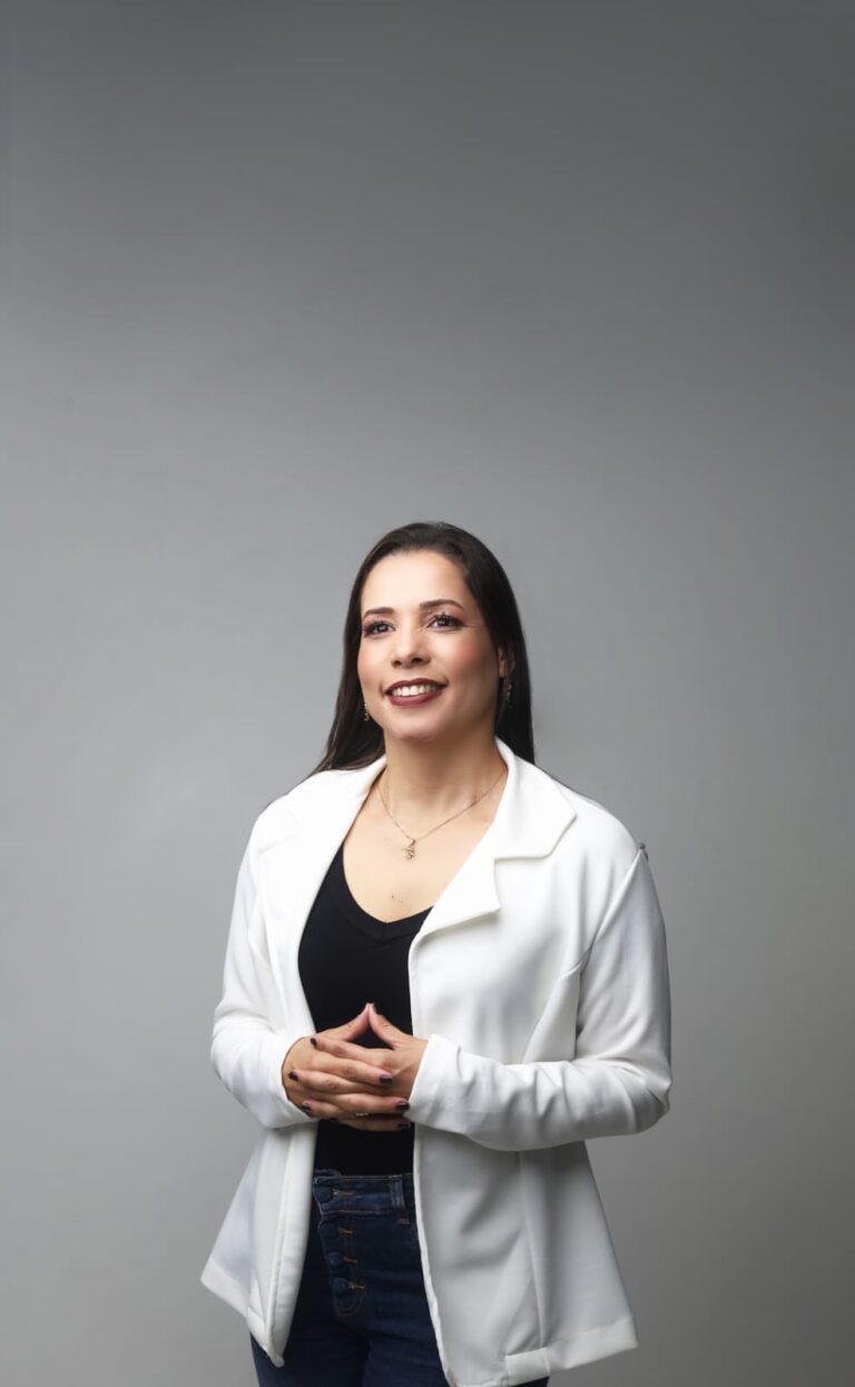StefÃ¢nia Ferreira