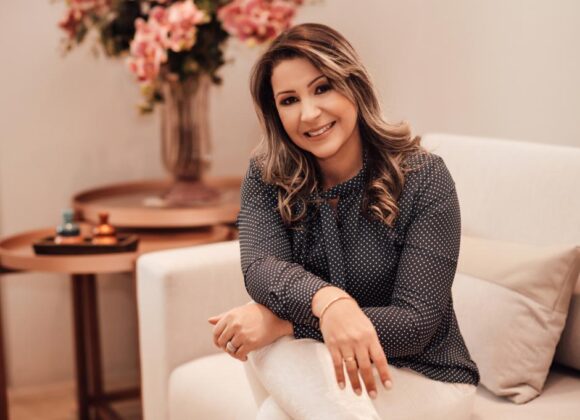 Andressa da Luz após ter experiências consigo mesma optou por atuar na área e ajudar pessoas