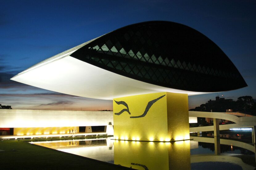 Museu Oscar Niemeyer obteve recorde de visitantes em um único mês, com cerca de 47,5 mil pessoas 