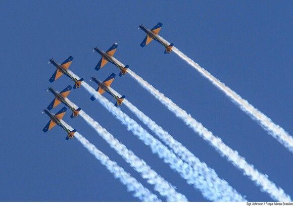 Apresentação da Esquadrilha da Fumaça é cancelado em Curitiba devido a muitas exigências e faltas de recurso