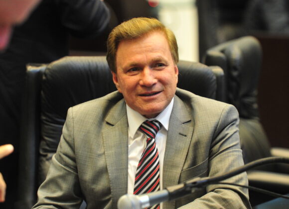 Paraná atinge marca de 3 milhões de empregos formais Paraná atinge marca de 3 milhões de empregos formais