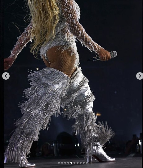Beyoncé surpreende fãs brasileiros ao vestir criação de estilista mineira em show no Canadá