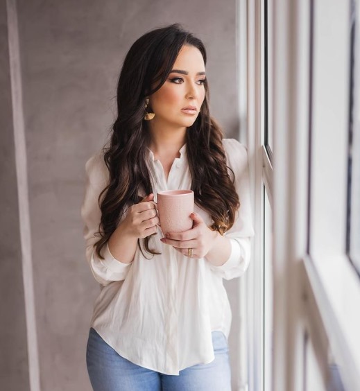 Letícia Reis: é médica especialista em beleza e bem-estar