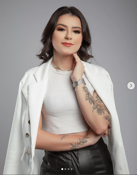 Nataly Morer: é nail designer especialista em fibra de vidro