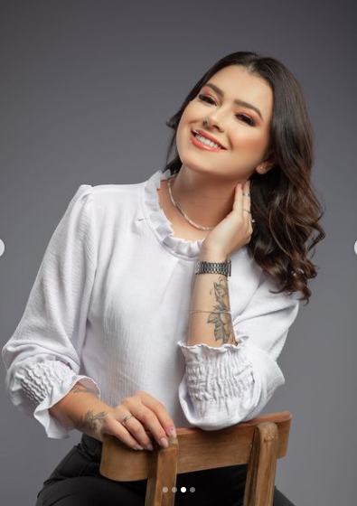 Nataly Morer: é nail designer especialista em fibra de vidro Nataly Morer: é nail designer especialista em fibra de vidro