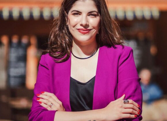 Paula Boarin, autora de "O Livro Secreto da Carreira", realiza sessão de autógrafos em Curitiba Paula Boarin, autora de "O Livro Secreto da Carreira", realiza sessão de autógrafos em Curitiba