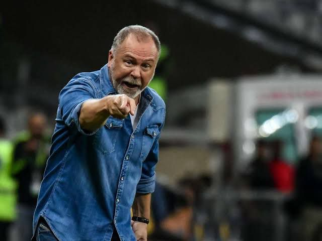 Mano Menezes volta ao comando do Corinthians pela terceira vez