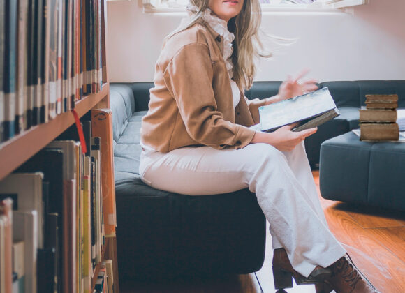 MULHERES QUE INSPIRAM OUTRAS MULHERES: A jornalista e coach Claudia Queiroz apresenta o “Caminho para OZ” A jornalista e coach Claudia Queiroz apresenta o “Caminho para OZ”