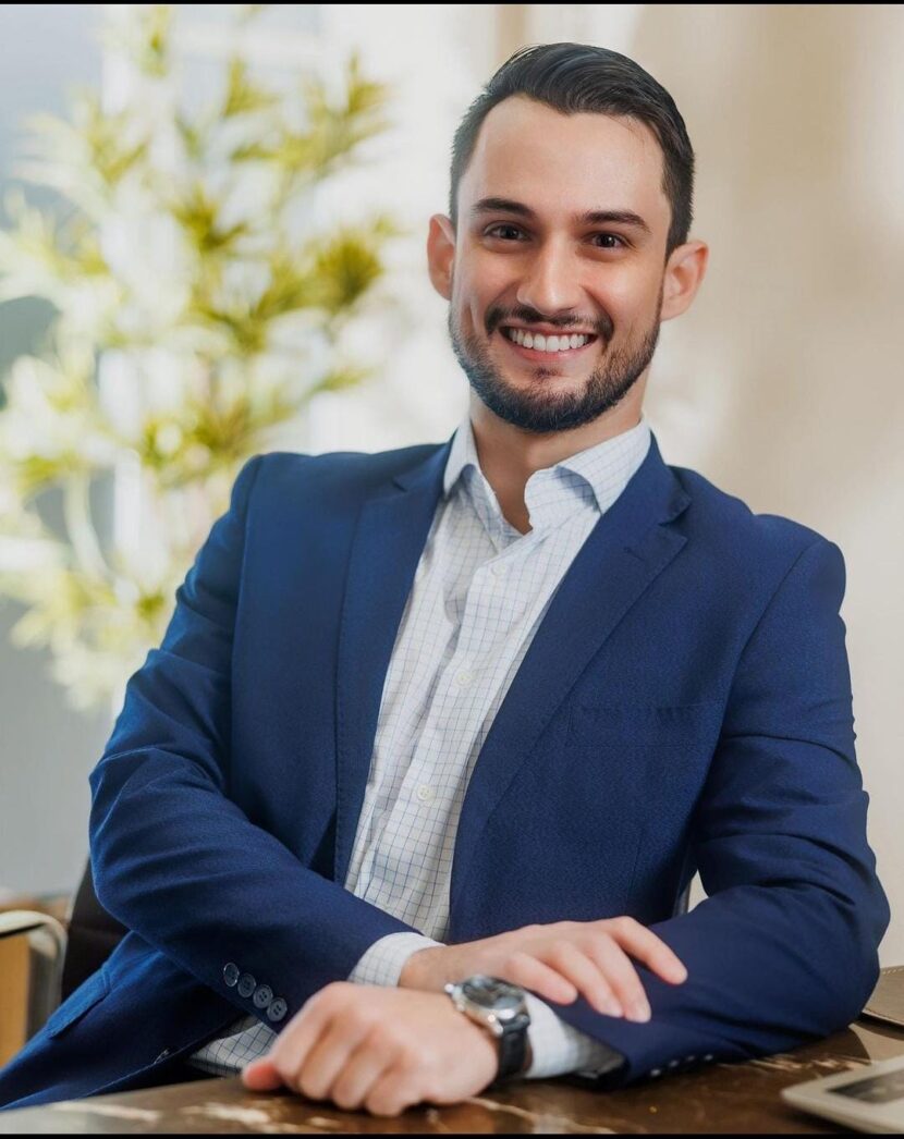 Carlos Martini: é médico ortopedista e traumatologista especializado em cirurgia do quadril