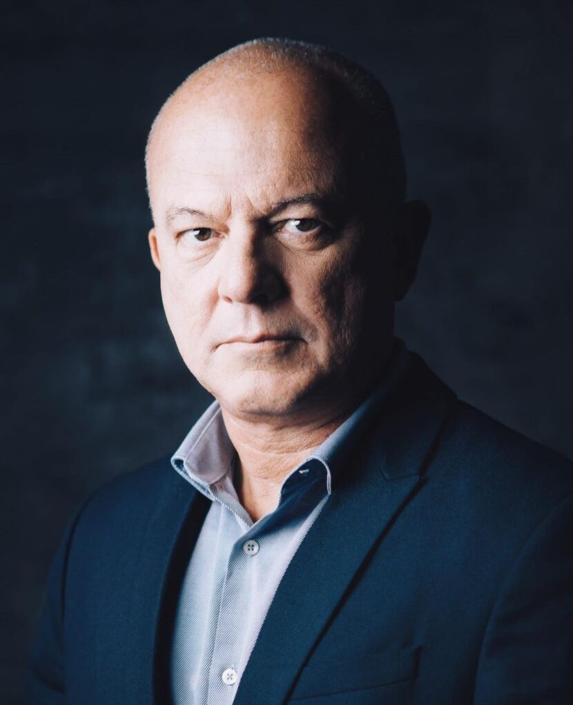 Conheça Roberto Motta: Escritor, engenheiro e comentarista Conheça Roberto Motta: escritor, engenheiro e comentarista