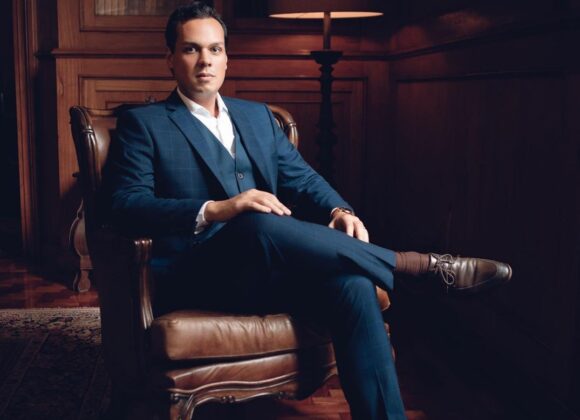 Dr. Rômulo Bagano é Médico Nutrólogo e Professor Dr. Rômulo Bagano é Médico Nutrólogo e Professor