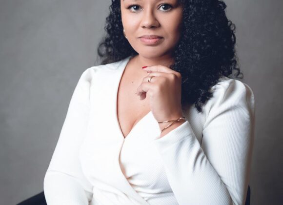 Carolina Dias é mentora de mulheres e compartilha seus ensinamentos através de suas redes sociais Carolina Dias é mentora de mulheres e compartilha seus ensinamentos através de suas redes sociais