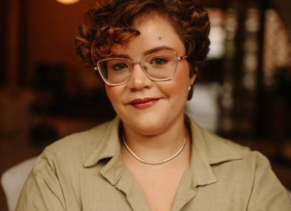 A psicologa Raiane Campos auxilia jovens, adultos e idosos a desenvolver relações saudáveis e a construírem uma vida real