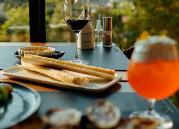 Cas.Cais Mar e Vinho apresenta um cardápio inspirado na culinária espanhola e portuguesa Cas.Cais Mar e Vinho apresenta um cardápio inspirado na culinária espanhola e portuguesa