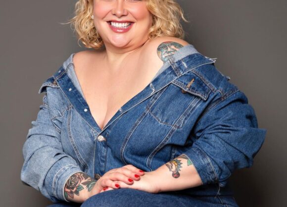 Conheça Camila Freitas, modelo Plus Size, Designers e Produtora de conteúdos