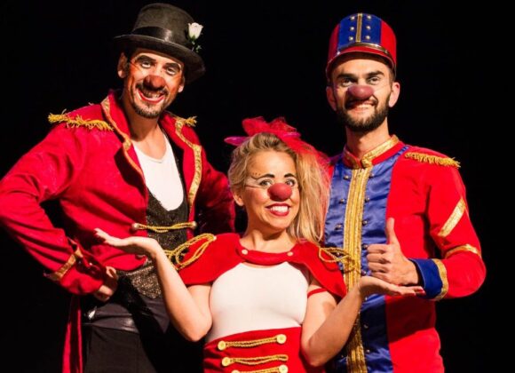 Cia dos palhaços apresenta o espetáculo Gran Circo Stopim Cia dos palhaços apresenta o espetáculo Gran Circo Stopim