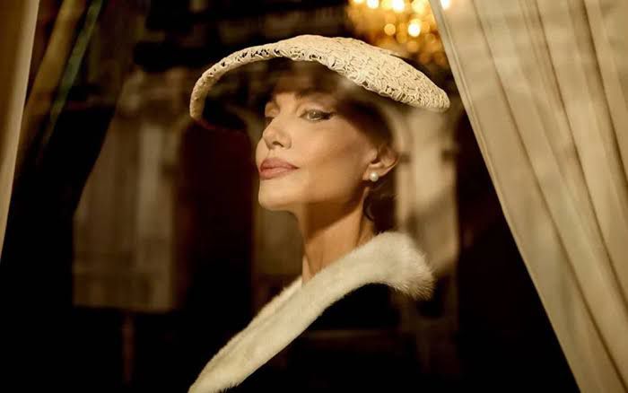 O filme biográfico Maria Callas tem Angelina Jolie como protagonista O filme biográfico Maria Callas tem Angelina Jolie como protagonista