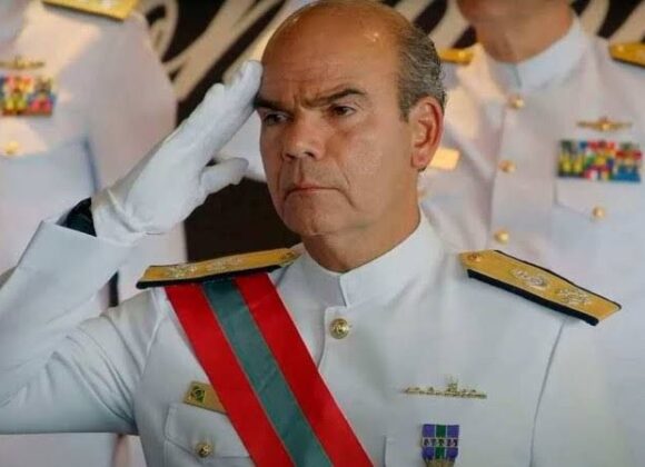 Marinha do Brasil precisa de investimentos urgente, alerta o almirante Marcos Sampaio Olsen Marinha do Brasil precisa de investimentos urgente, alerta o almirante Marcos Sampaio Olsen