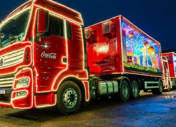 A tradicional Caravana Iluminada da Coca-Cola iniciou seu cronograma A tradicional Caravana Iluminada da Coca-Cola iniciou seu cronograma