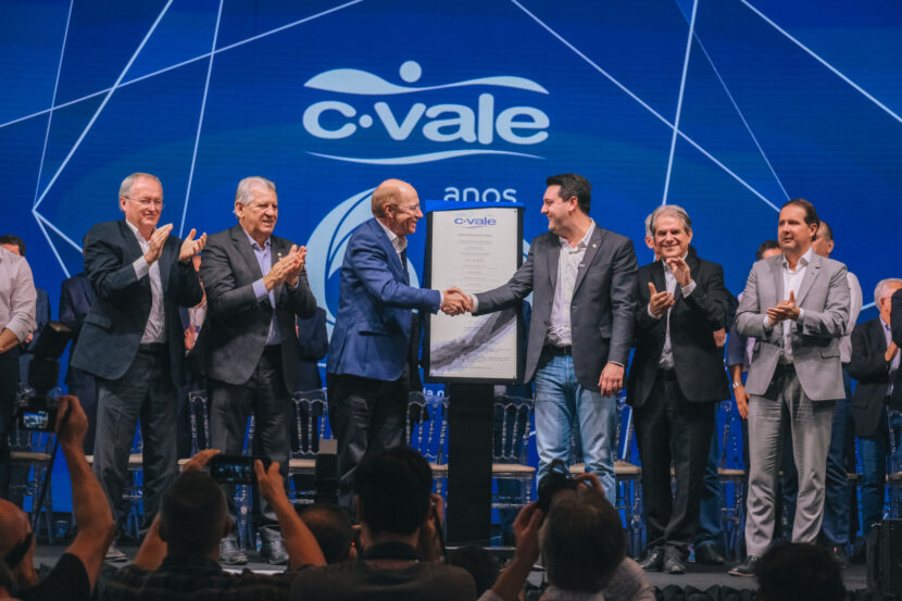 C.Vale inaugura esmagadora de soja de ponta em seu sexagésimo aniversário C.Vale inaugura esmagadora de soja de ponta em seu sexagésimo aniversário