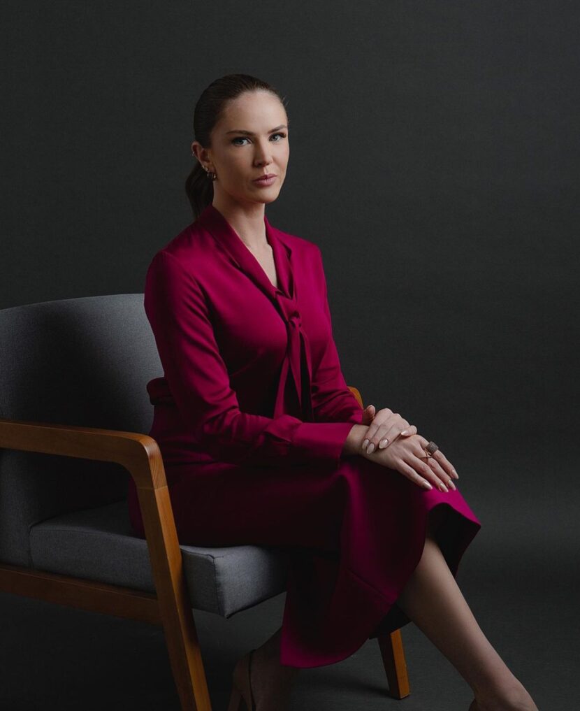 MULHERES DE SUCESSO: Gilmara Schneider é advogada especialista em Direito Empresarial e Direito Tributário Gilmara Schneider é advogada especialista em Direito Empresarial e Direito Tributário