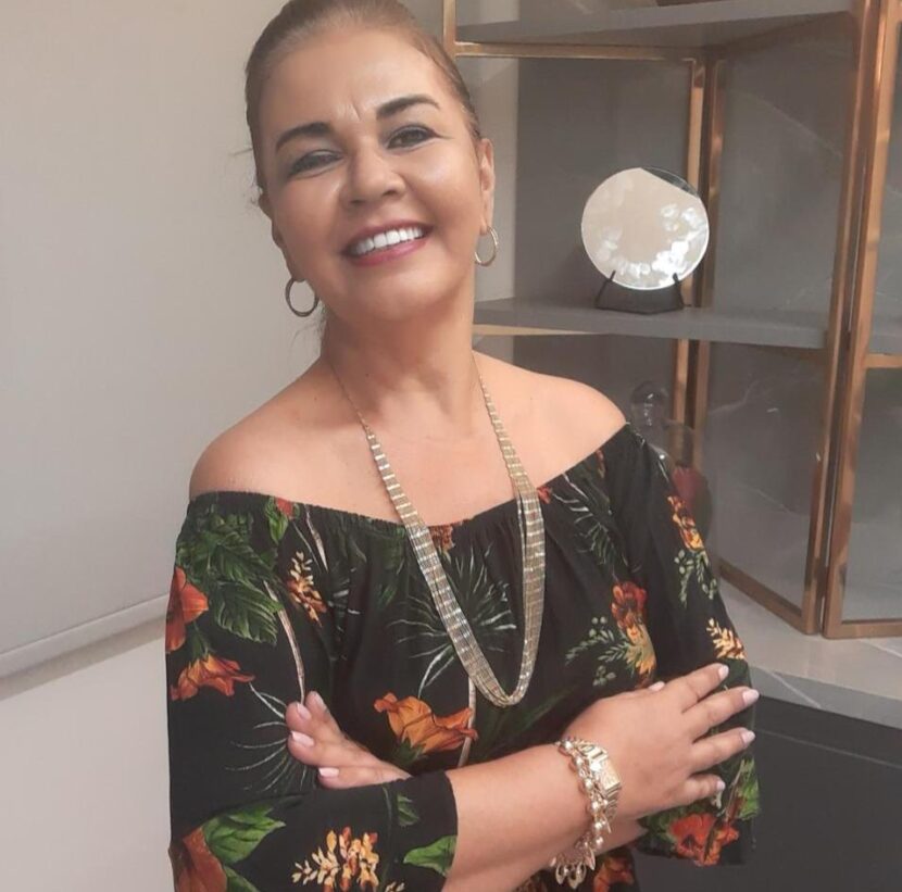 MULHERES QUE INSPIRAM OUTRAS MULHERES: Assirlene Xavier é especialista em relacionamentos e em auxiliar mulheres a transformarem e fortalecerem seu emocional Assirlene Xavier é Doutora em Ciências da Educação e Especialista em Relacionamentos