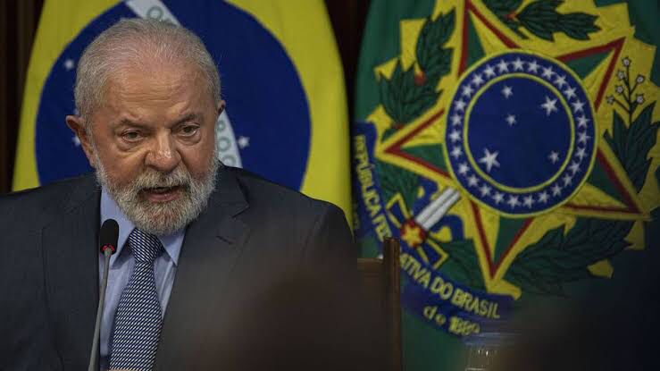 Governo Lula estuda formas para a diminuição dos valores de passagens aéreas Governo Lula estuda formas para a diminuição dos valores de passagens aéreas