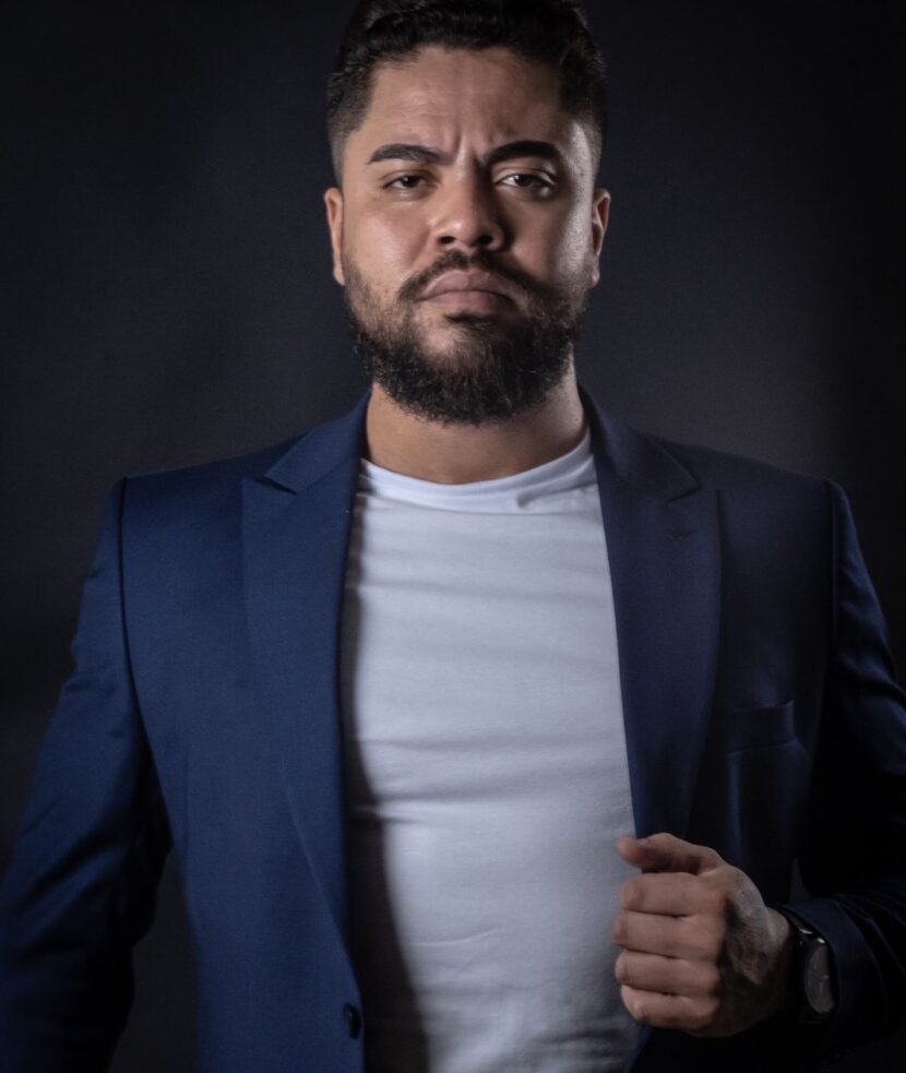 Andreiv Lima: do gramado aos negócios imobiliários de alto padrão - a trajetória de um corretor de imóveis de sucesso Andreiv Lima: do gramado aos negócios imobiliários de alto padrão - a trajetória de um corretor de imóveis de sucesso.