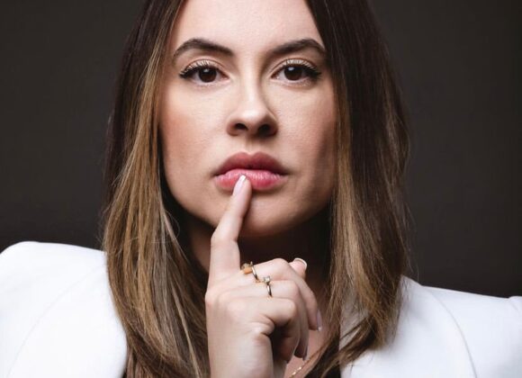 MULHERES DE SCESSO: Transformando sorrisos e vidas, a inspiradora jornada empreendedora da cirurgiã-dentista Viviane Araujo