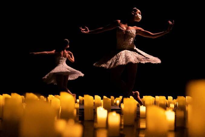 Concerto à luz de velas anuncia especial de Natal. Concerto à luz de velas anuncia especial de Natal.
