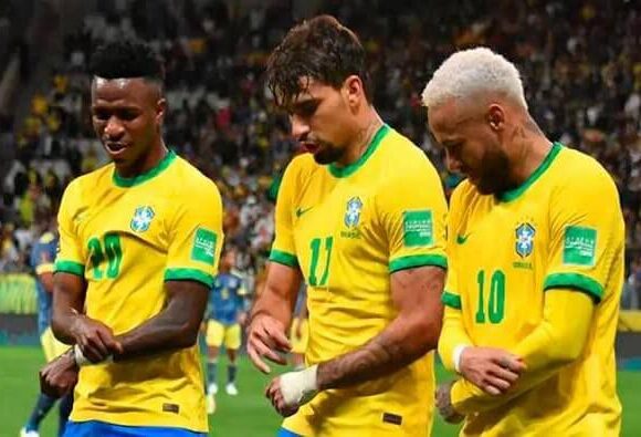 Brasil cai para quinto lugar no ranking mundial da Fifa Brasil cai para quinto lugar no ranking mundial da Fifa